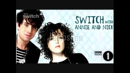 Justin Bieber Interview with Annie && Nick