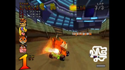 Crash Team Racing - Area Glacier Park - Tiny Arena - Yellow Ctr Token 
