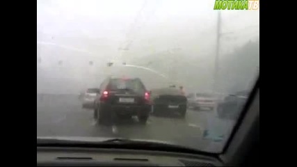 Пет коли се блъскат една в друга 