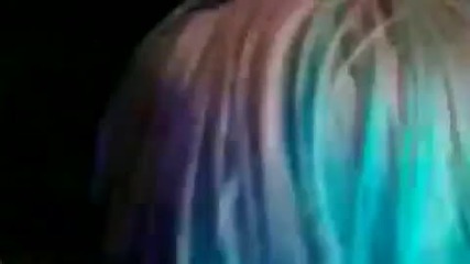 Hayley снима по време на концерт [ Paramore ]