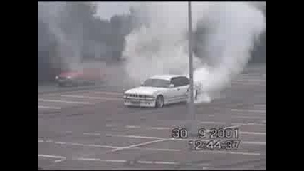 Eto kak se turkat gumi s Bmw E34