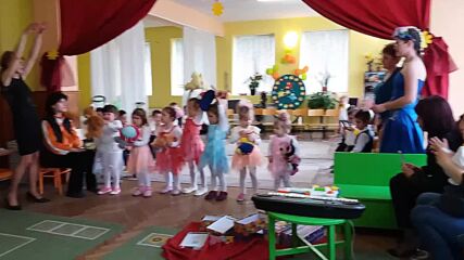 Кристияна Младенова Берковица - първо тържество в детската градина - Кукла