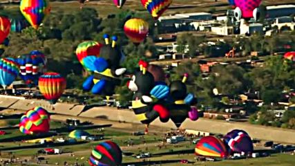 Стотици балони в небето над Ню Мексико