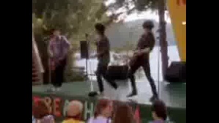 Jonas Brothers - Play My Music
