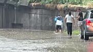 Кола затъна в подлез заради силен порой във Варна