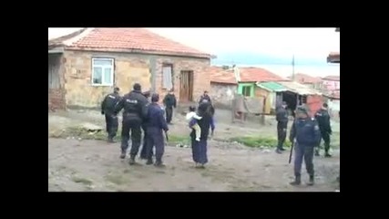 Цигани се бият с багер
