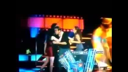 Mtv Movie Awards 2009 Best Kiss Kristen Stewart and Robert Pattinson Pl !