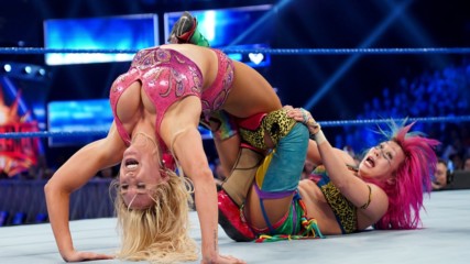 Charlotte Flair sets a new record in SmackDown Women's Title Match shocker: Wal3ooha, 28 March, 2019