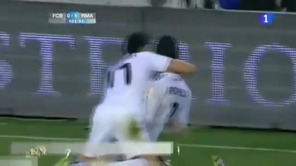 Shakira viendo el gol de Cristiano Ronaldo.