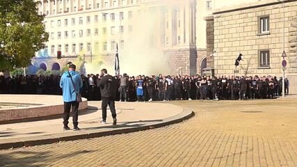 Полицейска намеса след сблъсък с фенове на ЦСКА и "Левски"