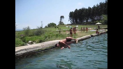 Скокове във вода :)