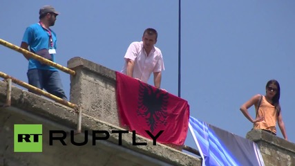 Serbia: Daredevils leap for victory off Fshajt bridge
