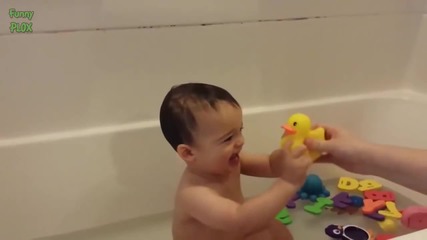 Компилация Смях !.. Funny Babies Farting in the Tub Compilation 2015