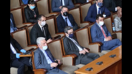 Красимир Велчев за депутатите без маски: Който е сбъркал, ще си понесе отговорността
