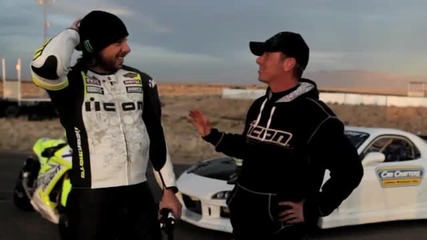 Просто невероятни ! (motorcycle vs. Car Drift Battle)