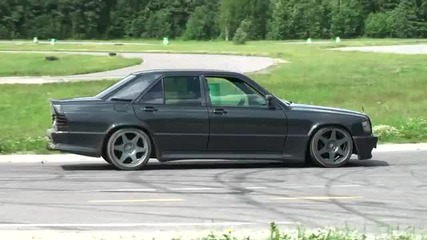Просто красив Mercedes - Benz 190e 2.5