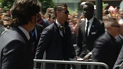 Реал се настани в хотела си, Роналдо слезе първи от рейса