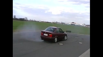 Bmw E36 328 Donut Action