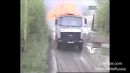 този шофьор дали въобще успя да разбере какво се случва с камиона му?