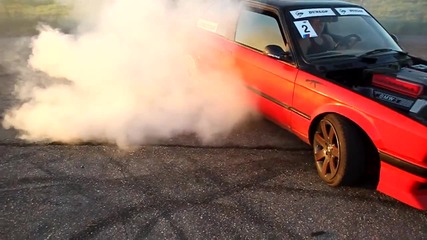 Bmw e30 v8 не си харесва гумите