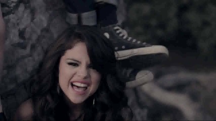 Вече и с видео ! :) - Selena Gomez and The Scene - Hit The Lights