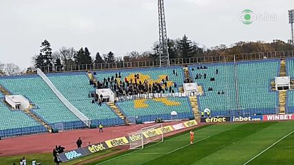 Феновете на "смърфовете" празнуват попадението на тима си