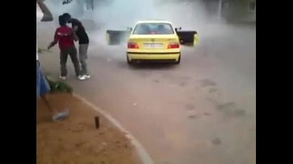 Много смях!луд дрифтаджия:)