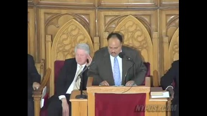 Бил Клинтън заспива по време на реч за Мартин Лутър Кинг 