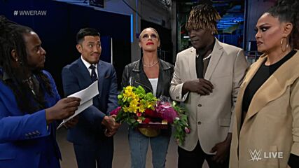 R-Truth attempts to serve Reggie and Akira Tozawa divorce papers: Raw, May 9, 2022