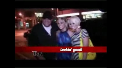 Kimberly And Ashley Talking To A Fan