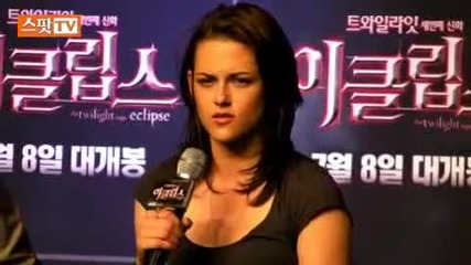Kristen Stewart & Taylor Lautner Press Conference in Korea (part 5) 