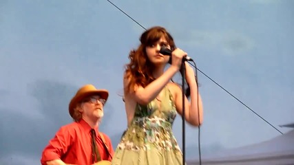 She & Him - Change Is Hard (2010) La Times Food & Wine Festival