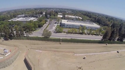 Гигантската нова централа на Apple започва да придобива форма