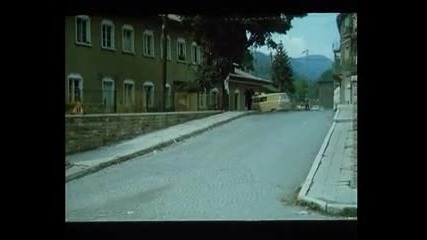 Българският филм Вик за помощ (1986) [част 5]