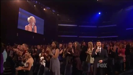 Top 6 Girls & Christina Aguilera - Beautiful, Fighter & You Lost Me ( American Idol Live ) 
