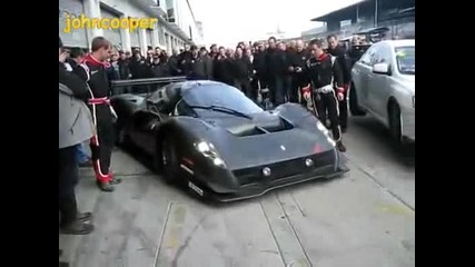 Ferrari P4/5 Competizione събира погледите на Нюрбургринг