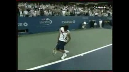 Novak Djokovic Имитира Maria Sharapova и Rafael Nadal (много смях) 