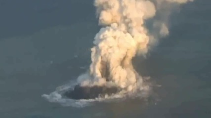 Подводен вулкан образува остров