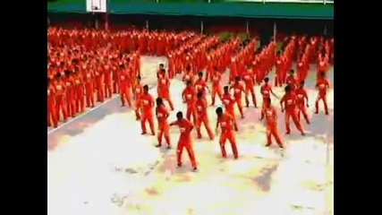 Затворници танцуват на Michael Jackson 