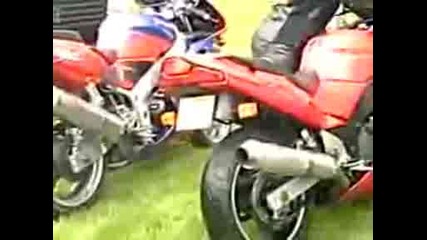 Kawasaki Ninja и Suzuki Rf Прекъсвачи