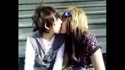 Emoboyy & Emogirl Kissing