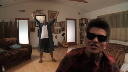 Bruno Mars - The Lazy Song ( Високо Качество )