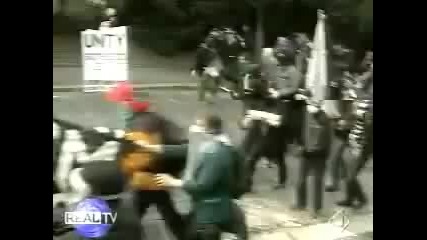 Black Block Vs Skinheads 