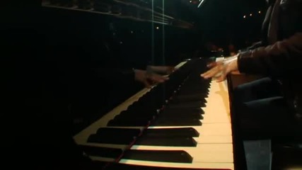 Alicia Keys - Try Sleeping With A Broken Heart ( Live at Nyu Yahoo Pepsi Smash )