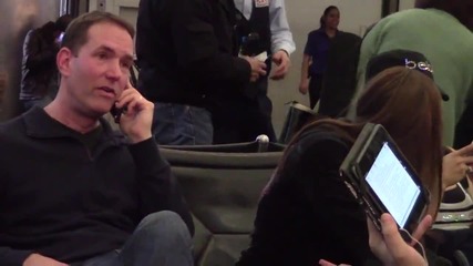 Смях ... Луда шега с телефонни разговори на летището !!!