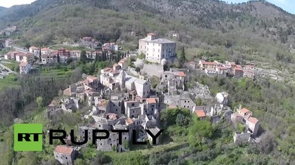 Дрон снима изоставен град в Италия