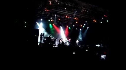 Химна ни,  изпълнен от Manowar