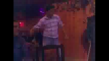 Otka4en xazqi igrae kato lud