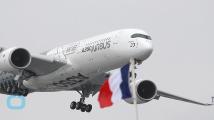 Airbus and Boeing Bag Orders in Paris