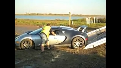 Bugatti Veyron след катастрофа в езеро 